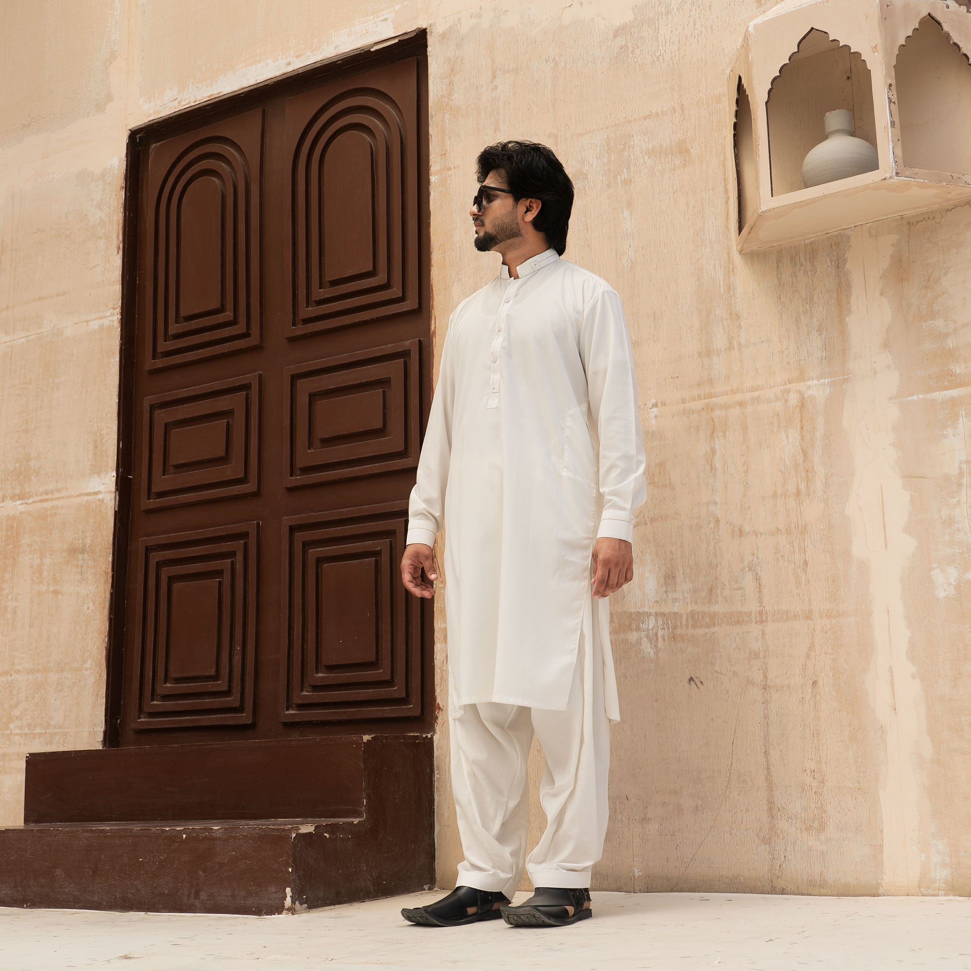 OFF-WHITE KURTA PAJAMA-SHALWAR