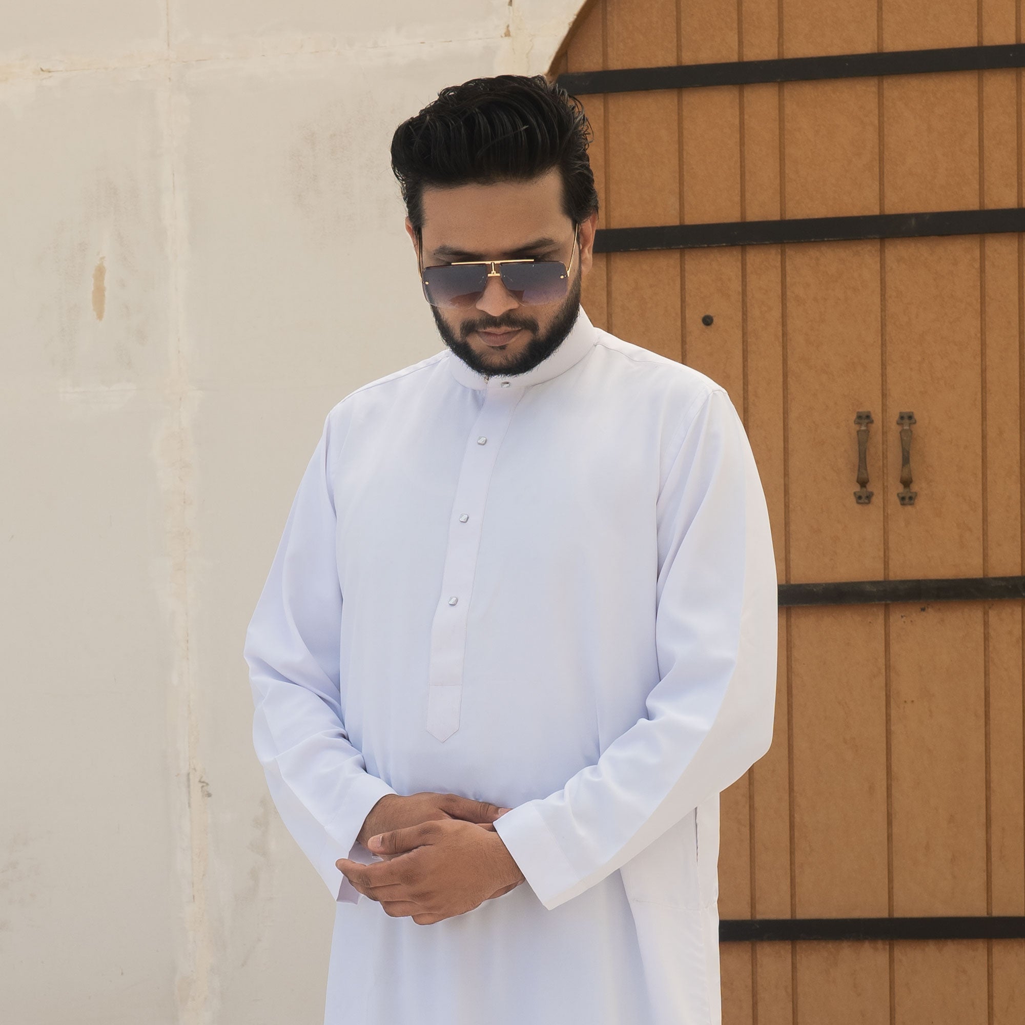 WHITE-JUBBA