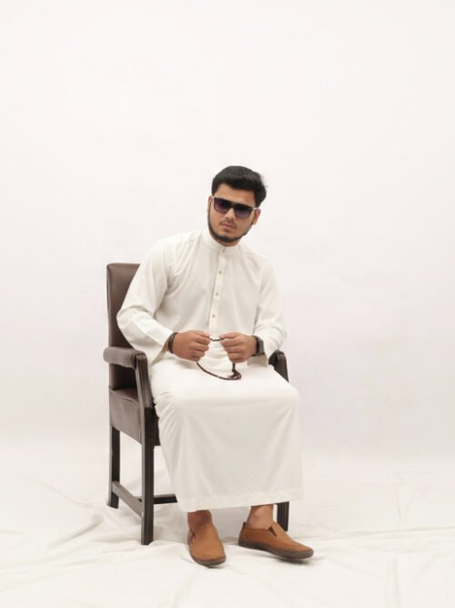 P1134637 OFF-WHITE Thobe/Jubbah